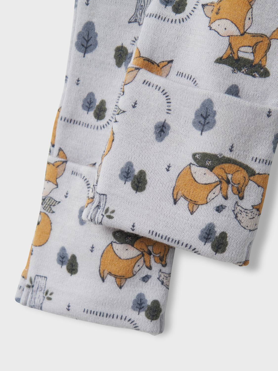 model_shot-front_full